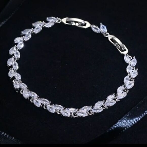 Bridal Set Stunning CZ Necklace, Bracelet,Earrings - Picture 4 of 13